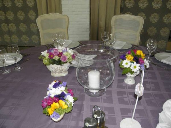 dekoracija stolova za goste primjer br. 1