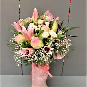 MAGNIFICENT LILIES 81PB